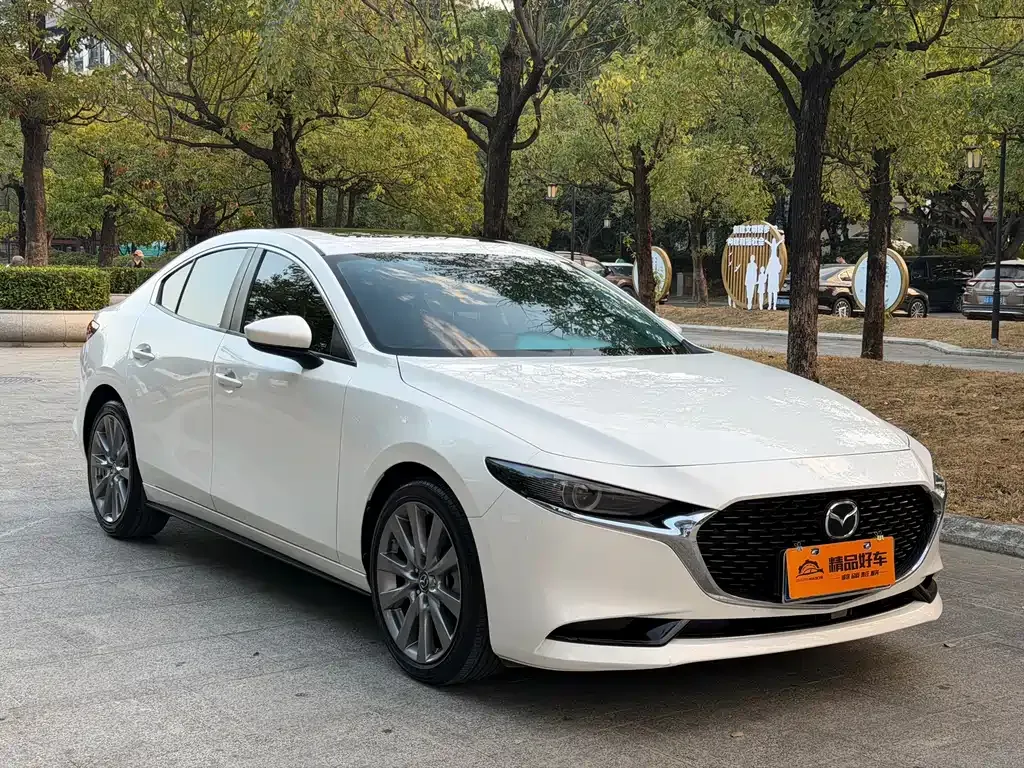 Mazda 3 Axela 2023 из CN, фото 1
