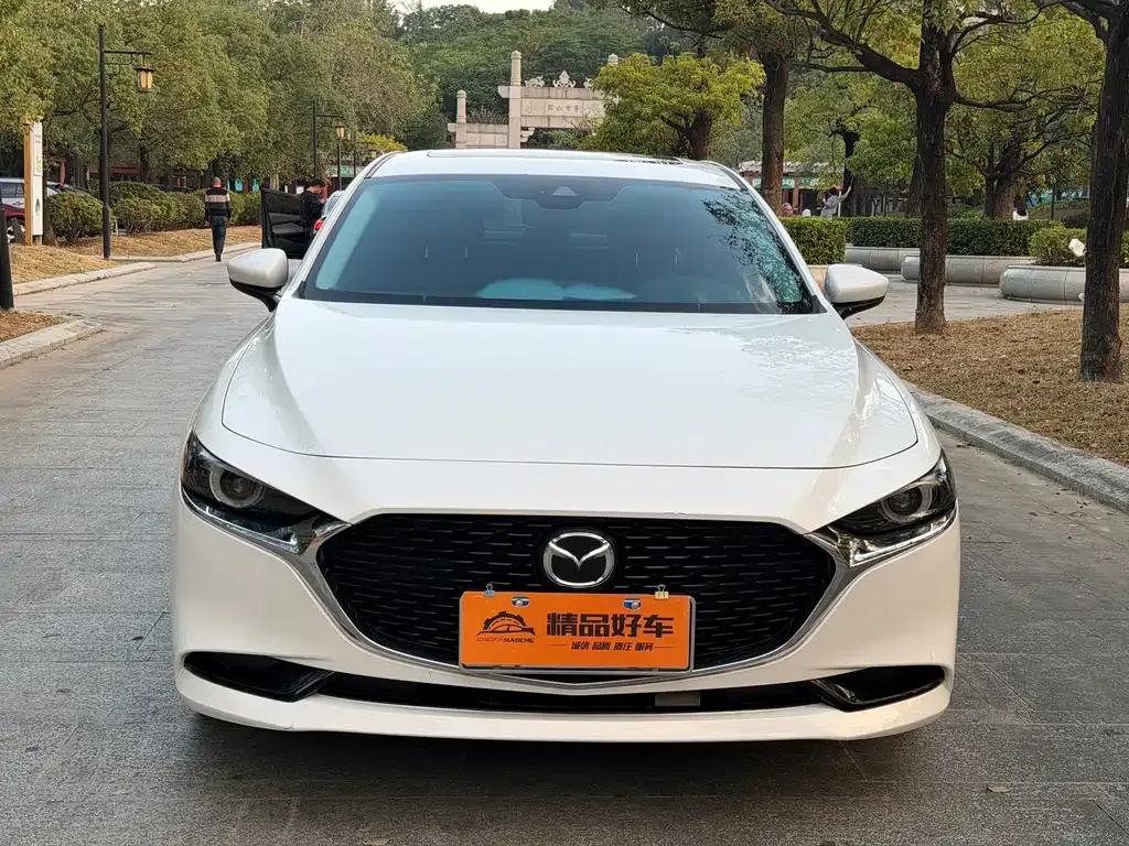 Mazda 3 Axela 2023 из CN, фото 2