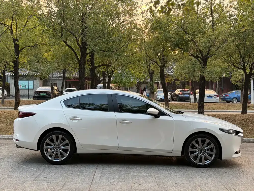 Mazda 3 Axela 2023 из CN, фото 4