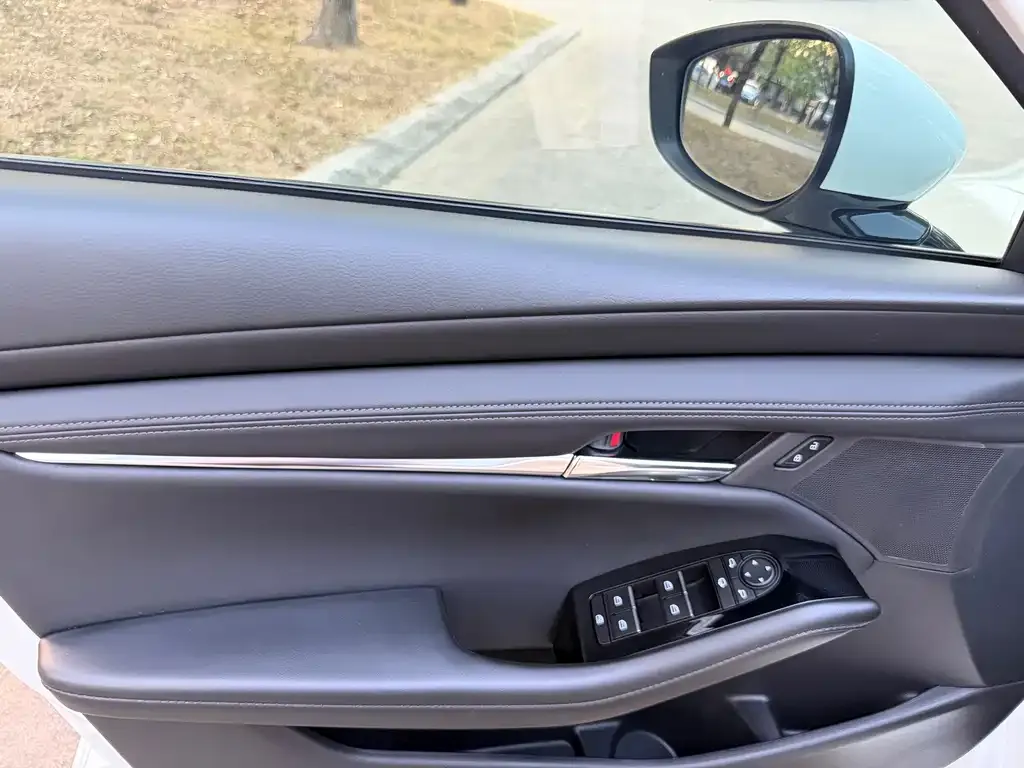 Mazda 3 Axela 2023 из CN, фото 6
