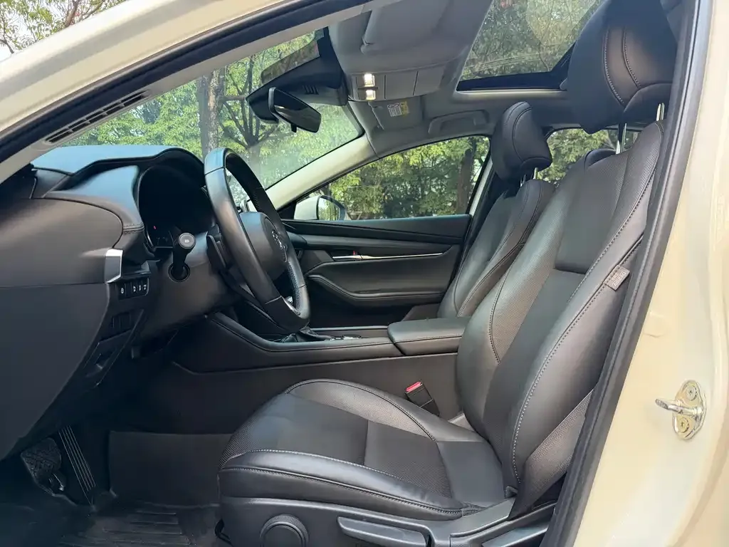 Mazda 3 Axela 2023 из CN, фото 7