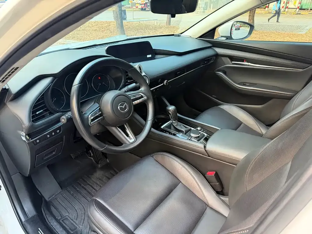 Mazda 3 Axela 2023 из CN, фото 8