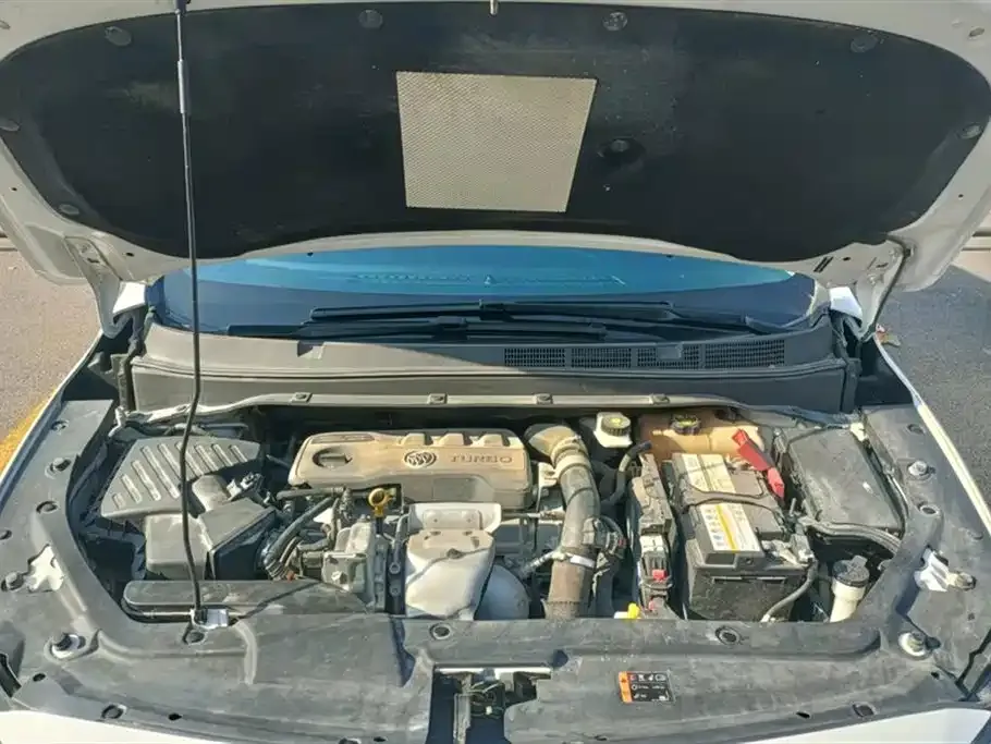 Buick GL6 2023 из CN, фото 10