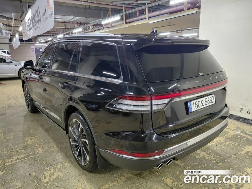 Lincoln Aviator — фото 8
