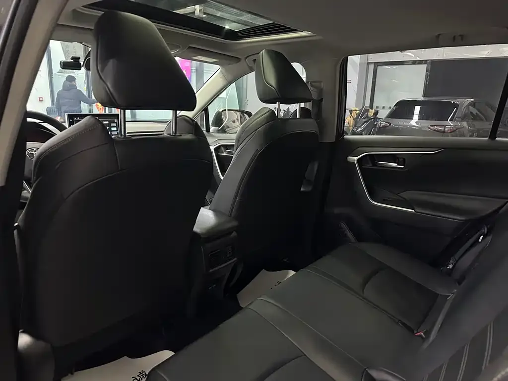 Toyota Wildlander 2021 из CN, фото 10