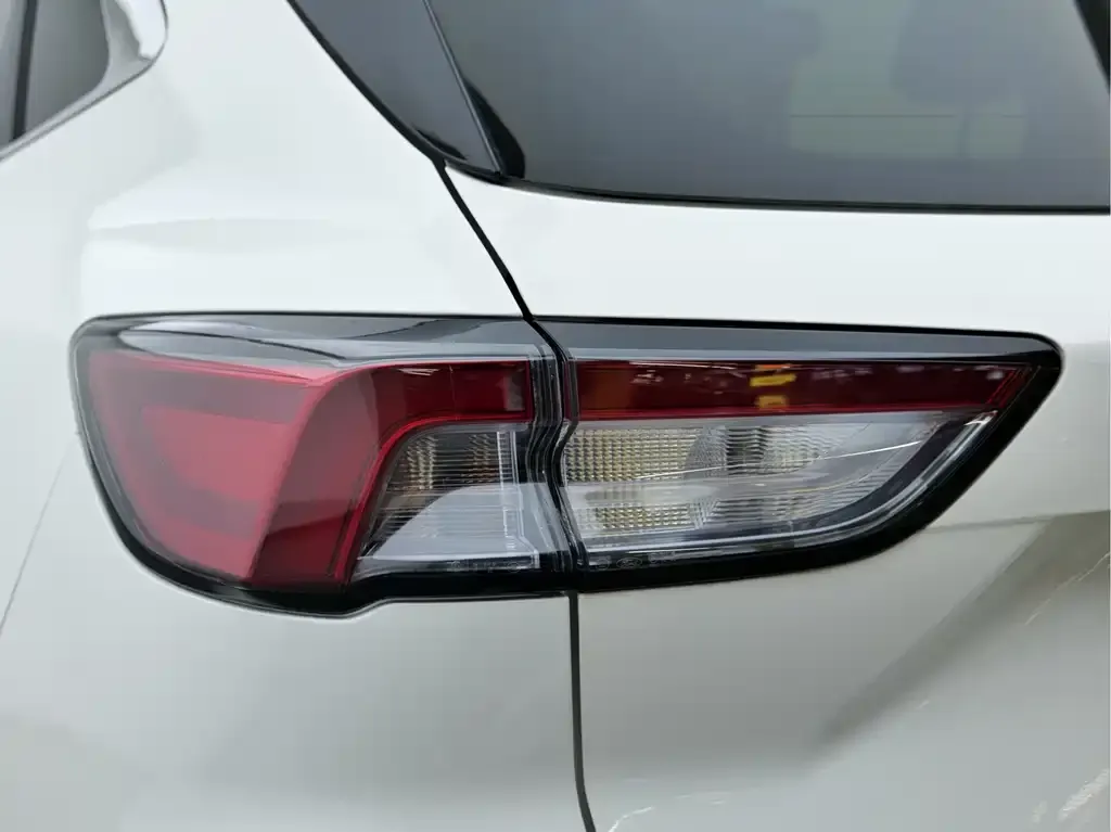 Ford Escape 2023 из CN, фото 9