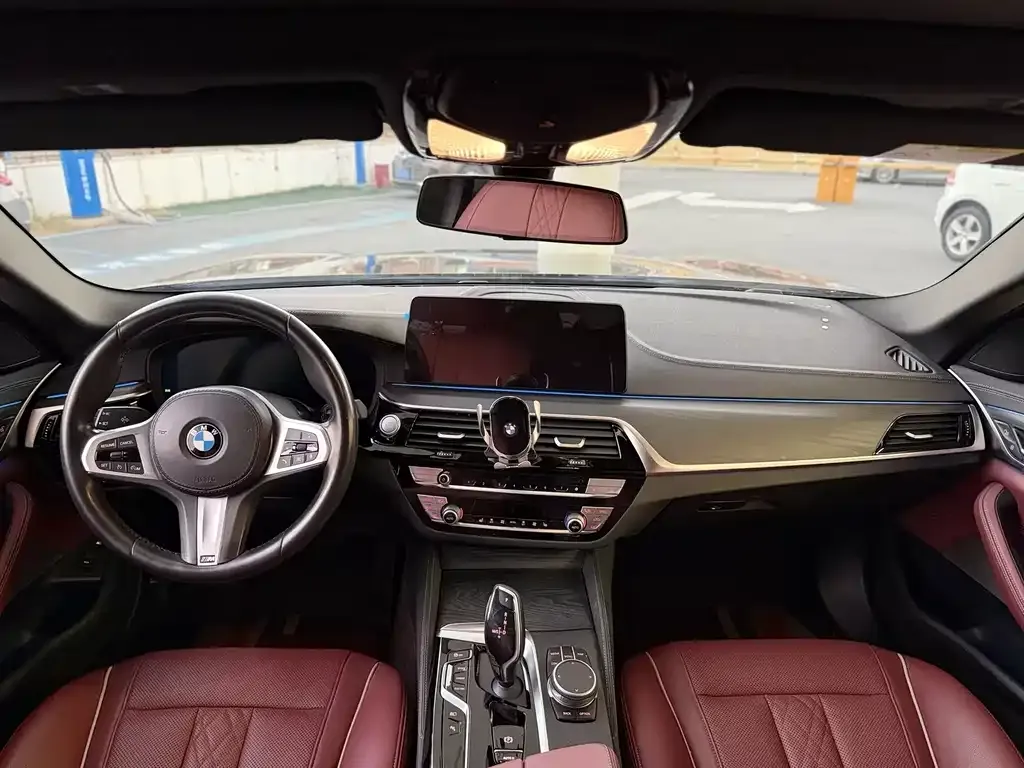 BMW 5 Series New Energy — фото 4