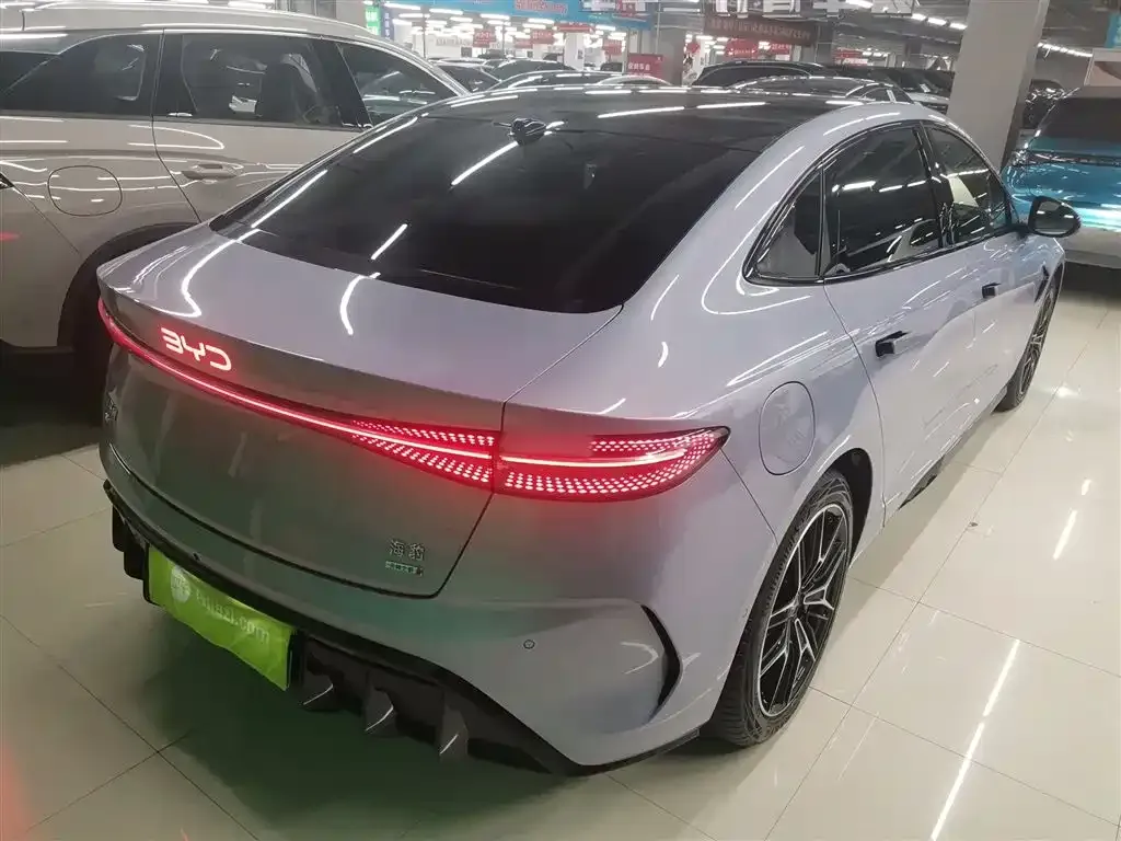 BYD Seal — фото 10