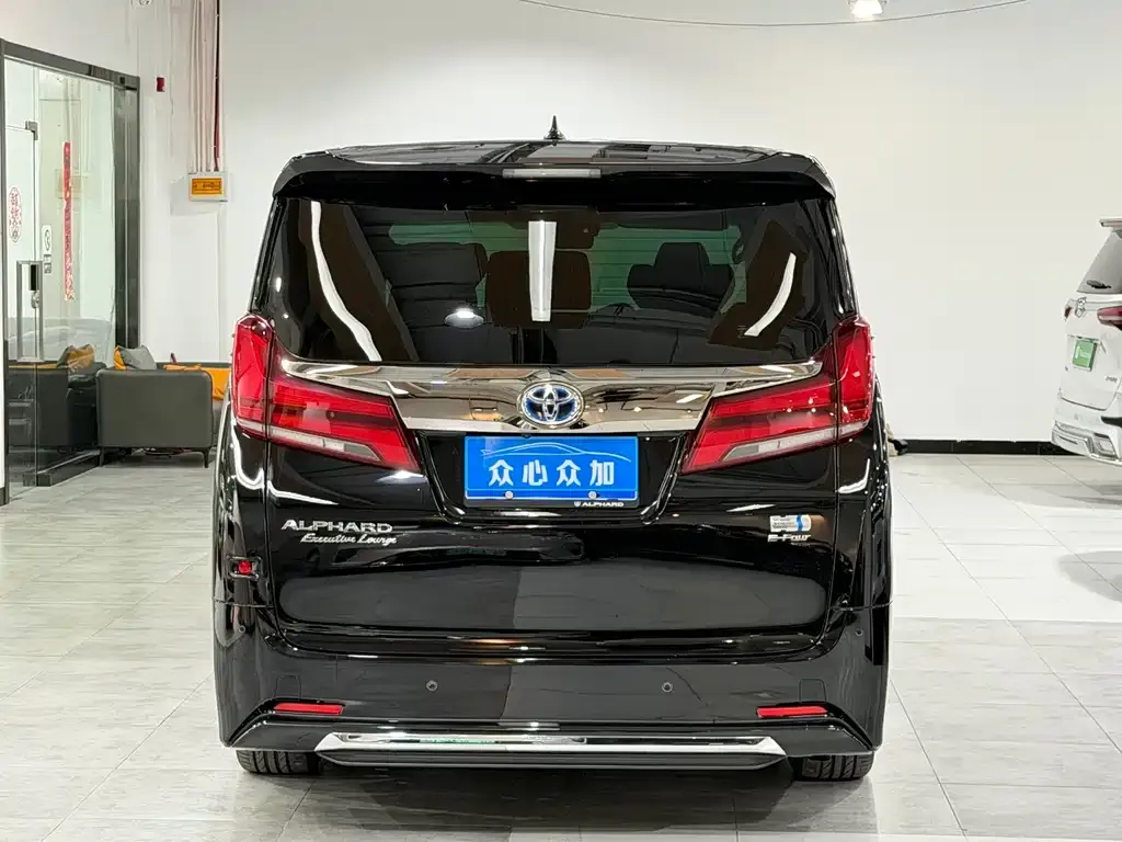 Toyota Alphard 2023 из CN, фото 3