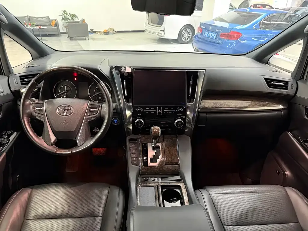 Toyota Alphard 2023 из CN, фото 5