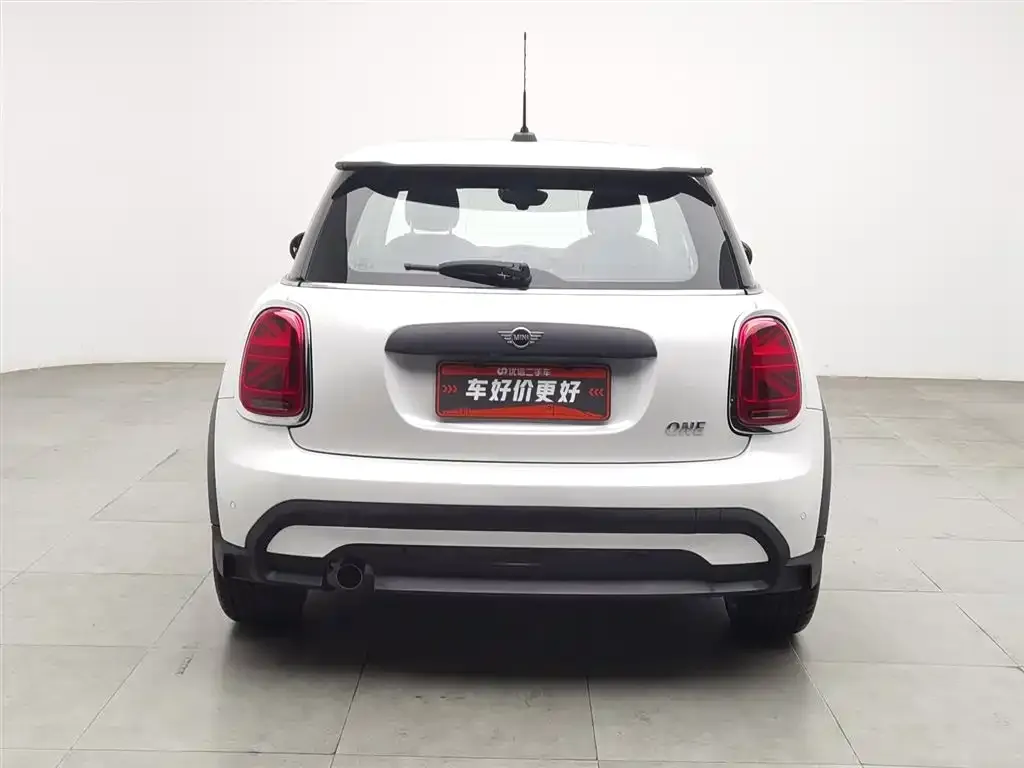 MINI Cooper (3-door) 2024 из CN, фото 2