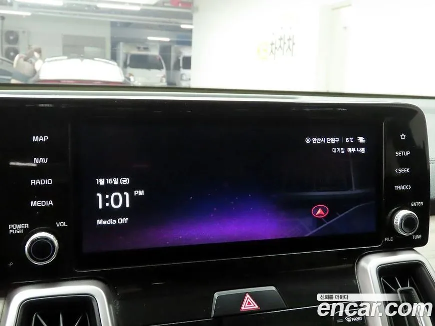Kia Sorento — фото 9