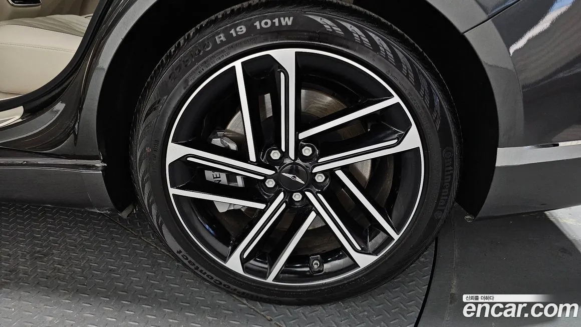 Genesis G80 — фото 9