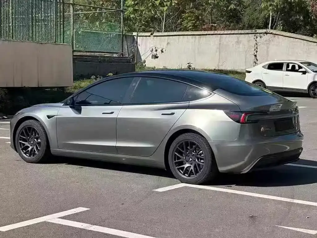 Tesla Model 3 — фото 5