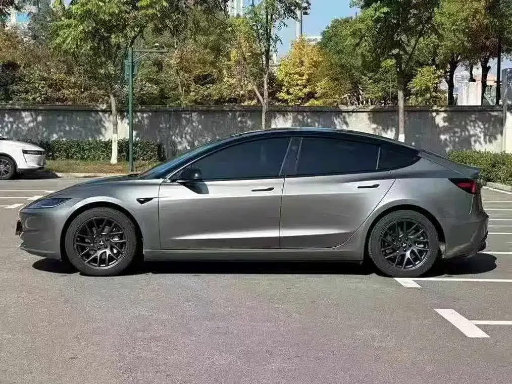 Tesla Model 3 — фото 9