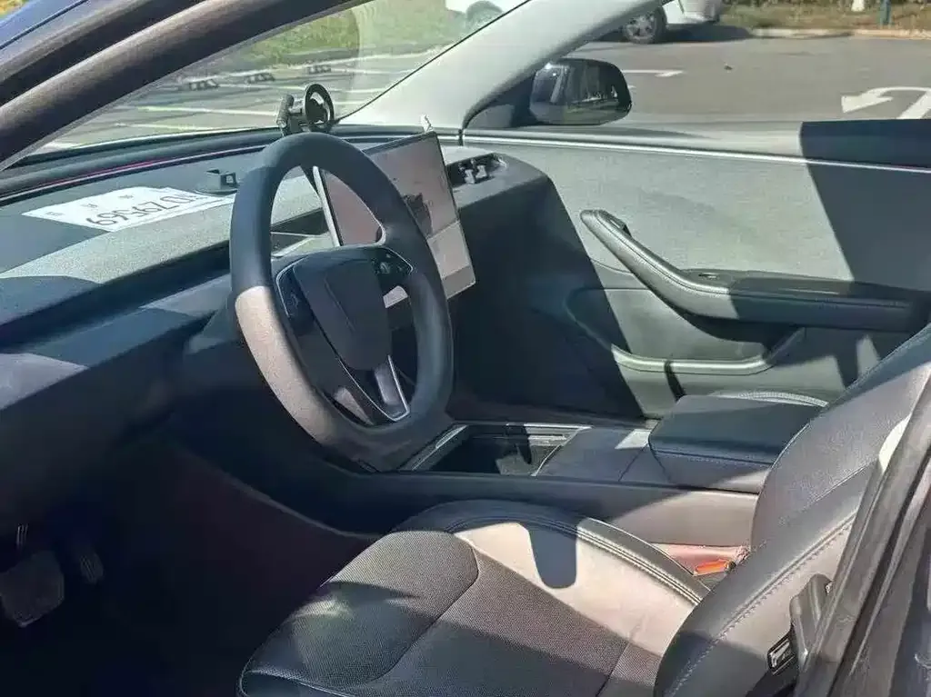 Tesla Model 3 — фото 3