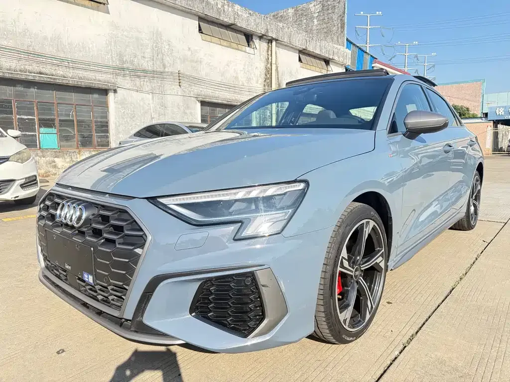 Audi A3 2023 из CN, фото 1