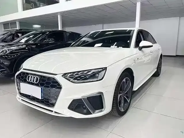 Audi A4L 2022 из CN, фото 1