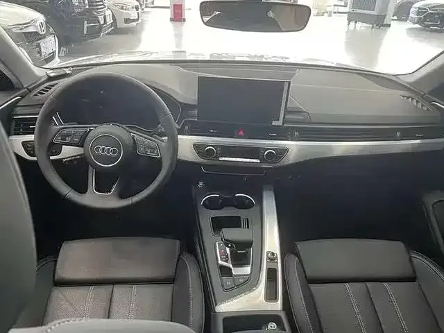 Audi A4L 2022 из CN, фото 3