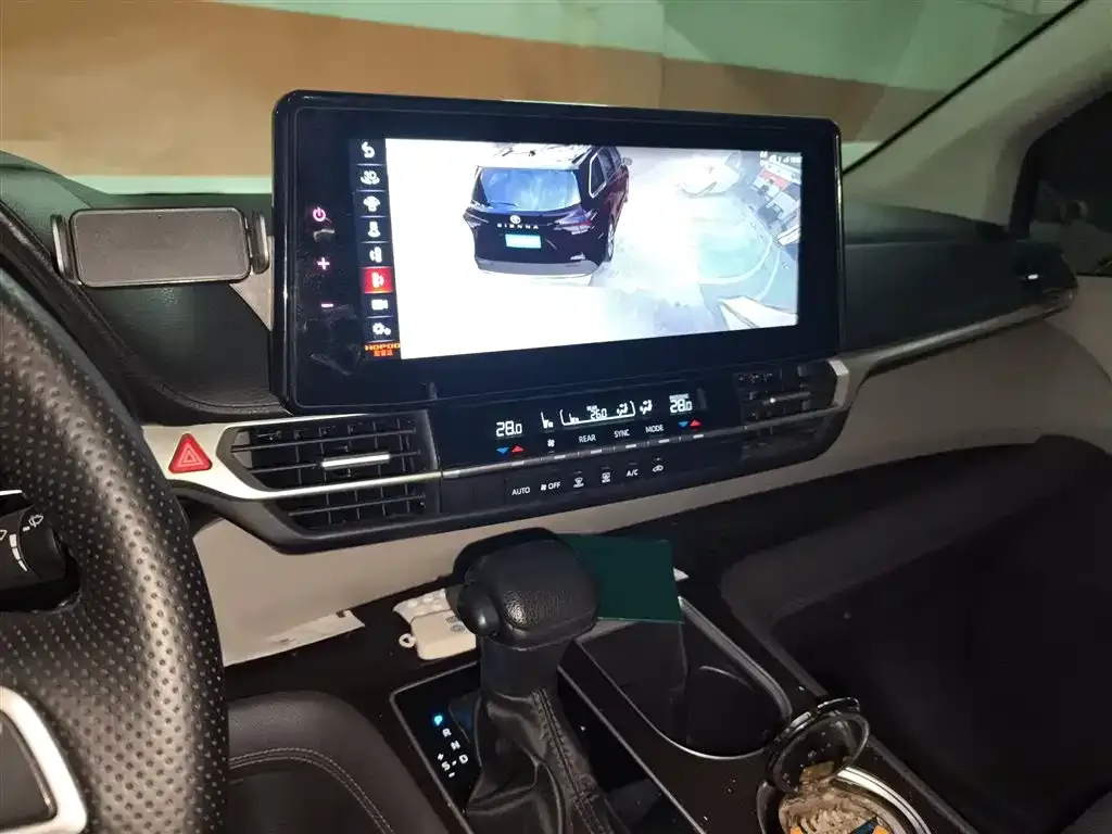 Toyota Granvia 2023 из CN, фото 9