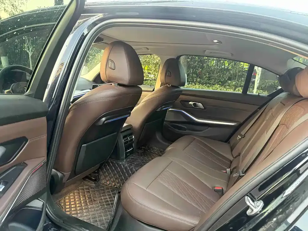 BMW 3 Series 2022 из CN, фото 7