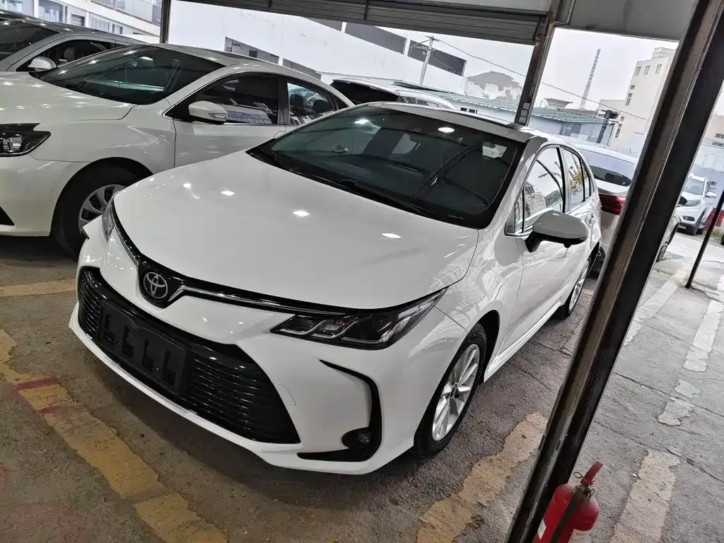 Toyota Corolla 2022 из CN, фото 1
