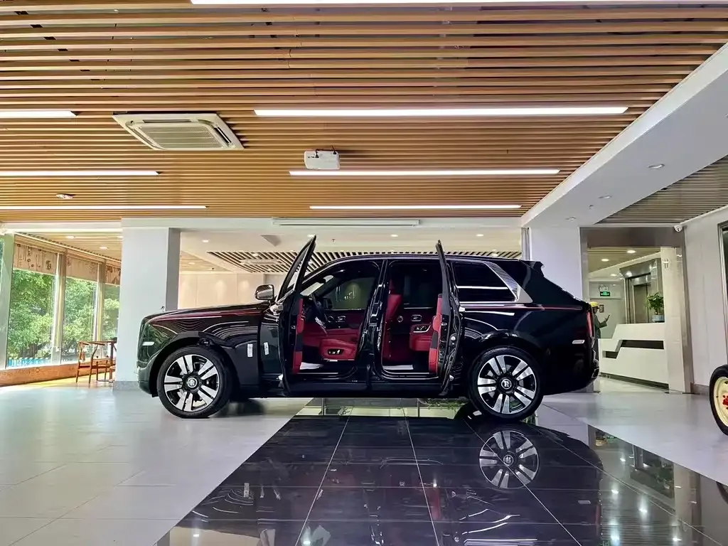 Rolls-Royce Cullinan 2021 из CN, фото 5