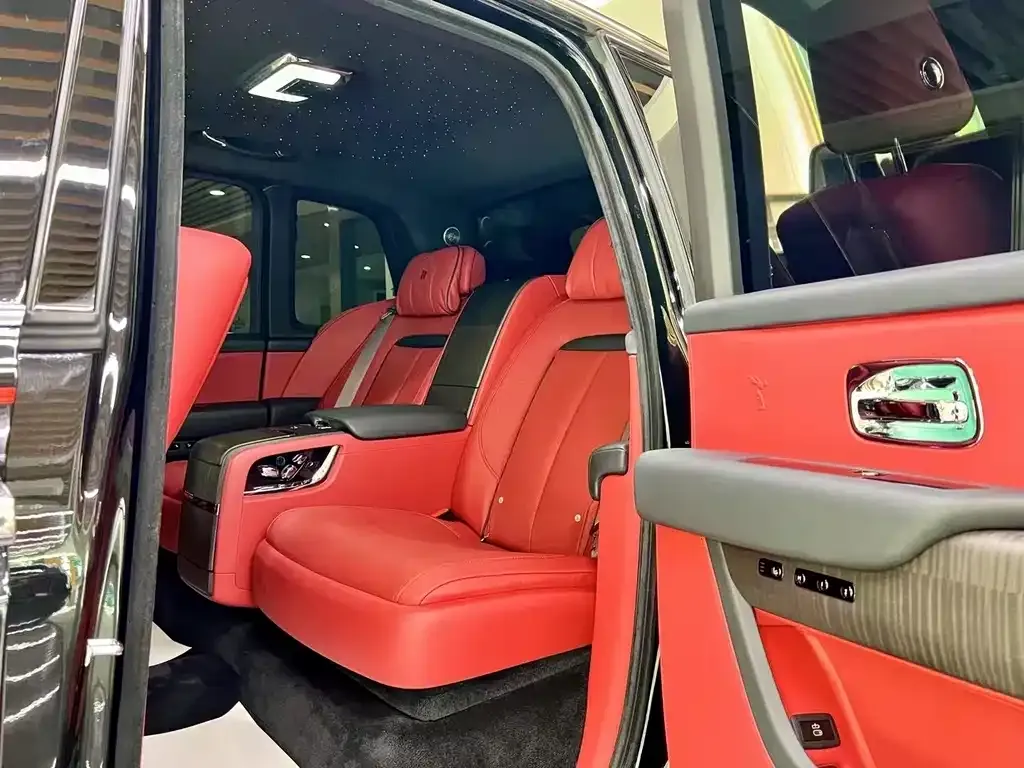 Rolls-Royce Cullinan 2021 из CN, фото 2