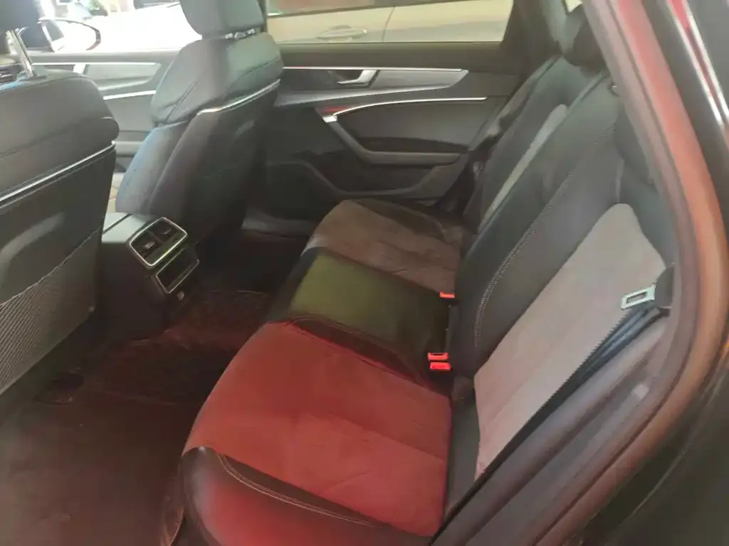 Audi A6L 2022 из CN, фото 2
