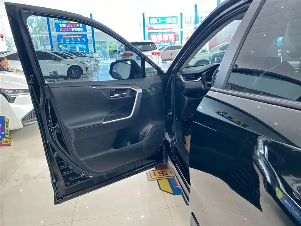 Toyota Wildlander 2021 из CN, фото 2