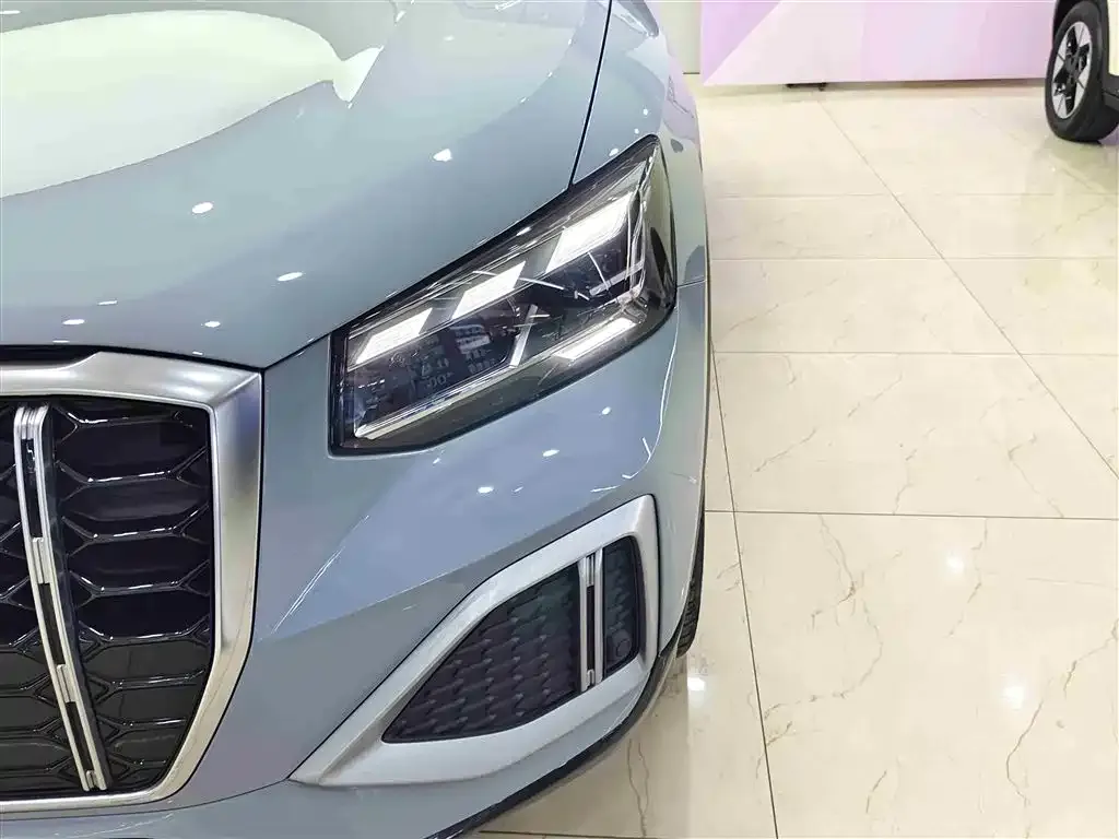 Audi Q2L 2023 из CN, фото 3