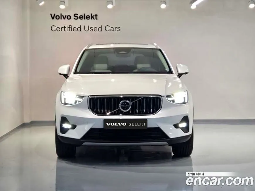 Volvo XC40 — фото 6