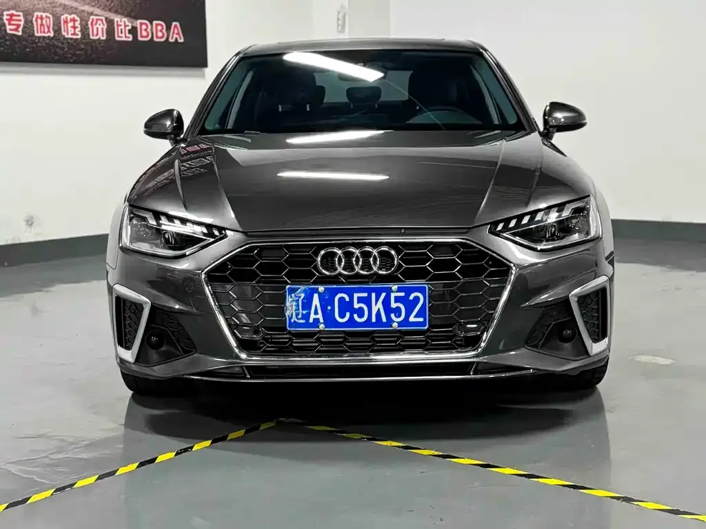 Audi A4L 2022 из CN, фото 6