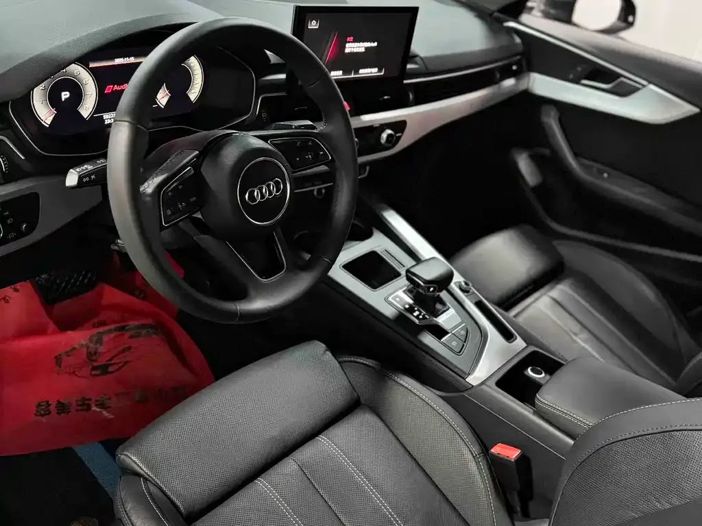 Audi A4L 2022 из CN, фото 5
