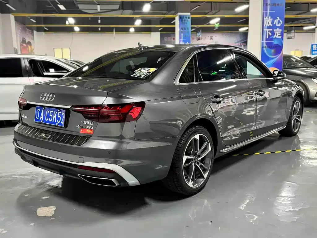 Audi A4L 2022 из CN, фото 3