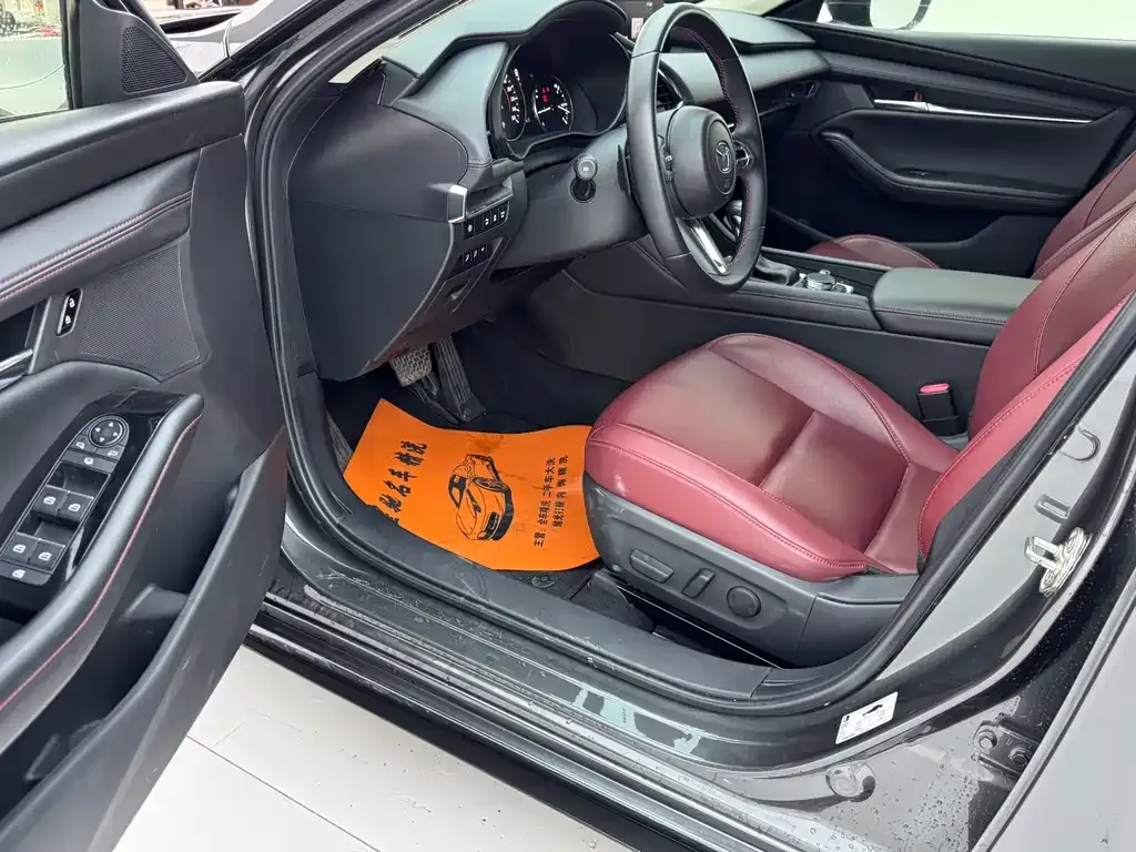 Mazda 3 Axela 2023 из CN, фото 9