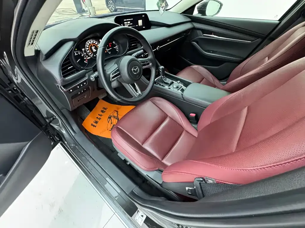 Mazda 3 Axela 2023 из CN, фото 10