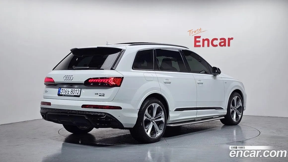 Audi Q7 2022 из KR, фото 2