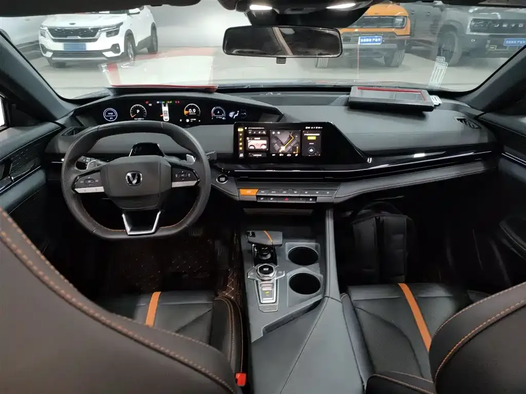 Changan UNI-V 2024 из CN, фото 4