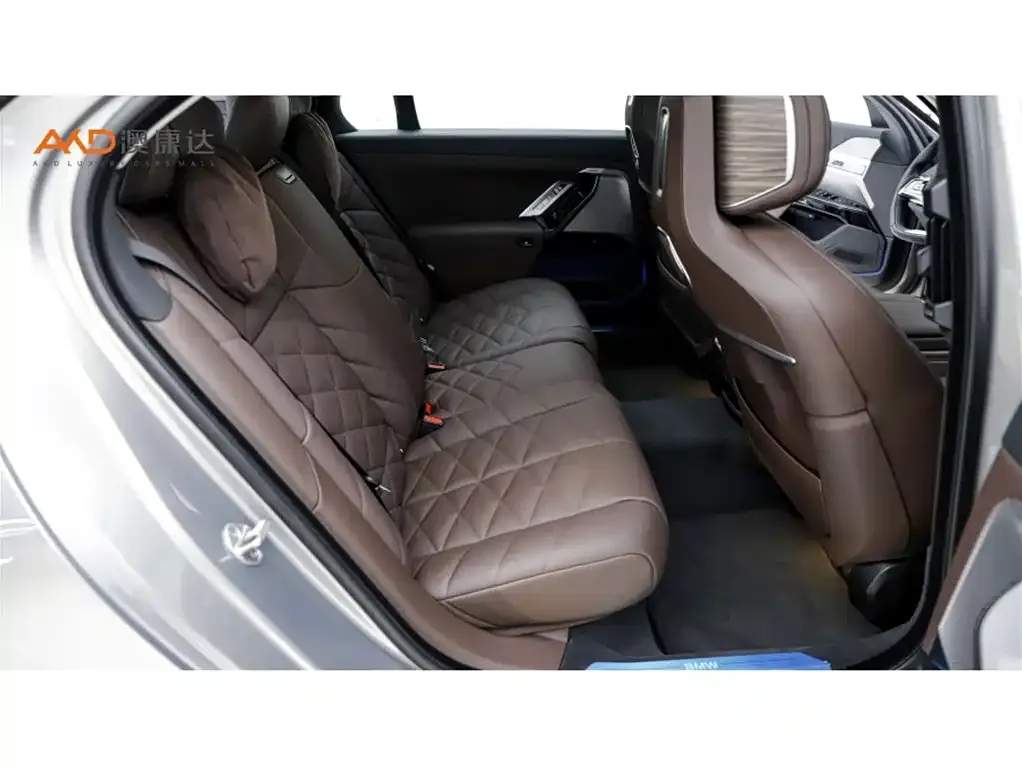 BMW 7 Series 2024 из CN, фото 10