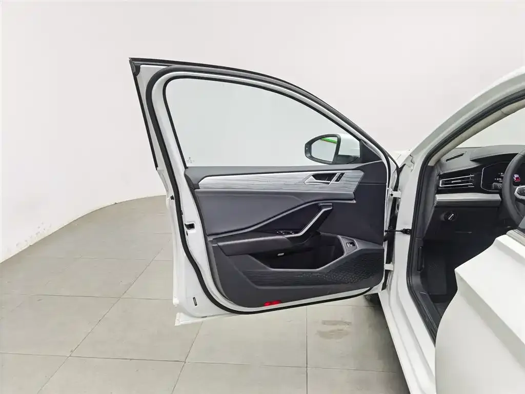 Volkswagen Sagitar 2022 из CN, фото 5