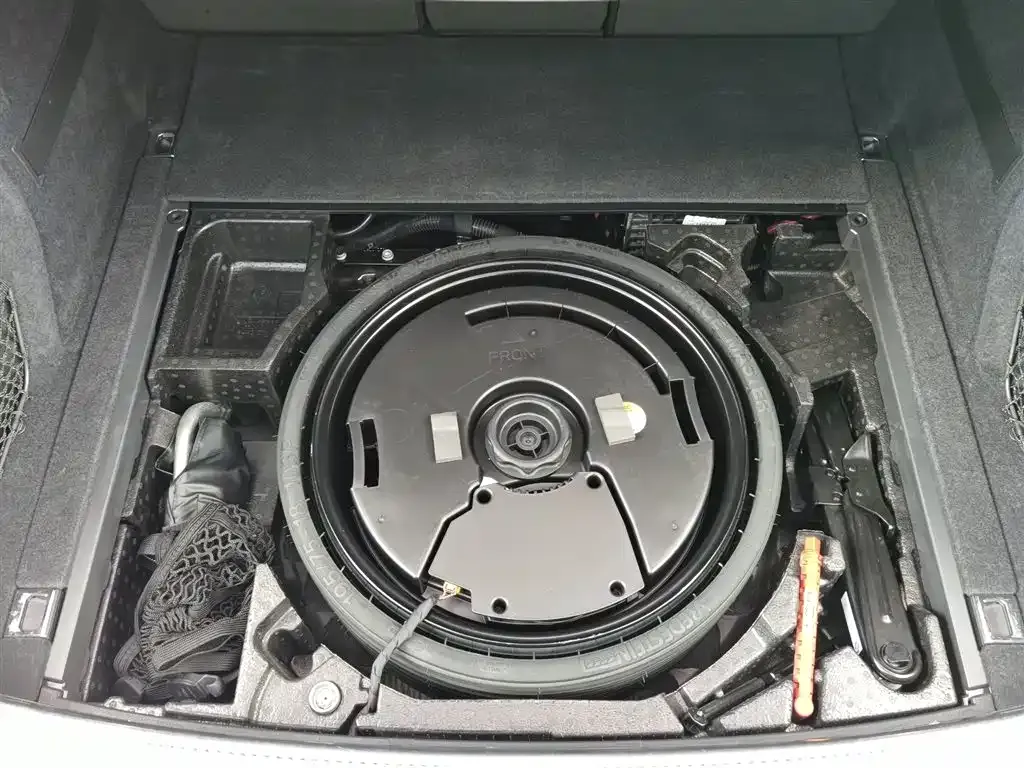 Audi Q5L 2021 из CN, фото 5