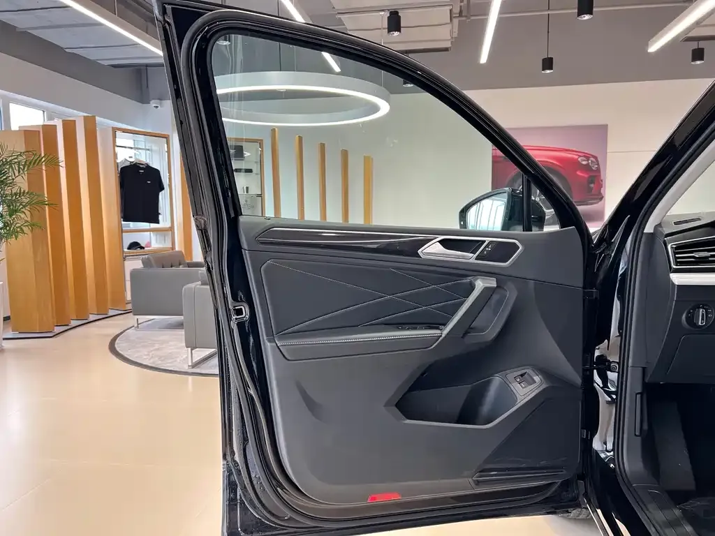 Volkswagen Tiguan L New Energy 2025 из CN, фото 7