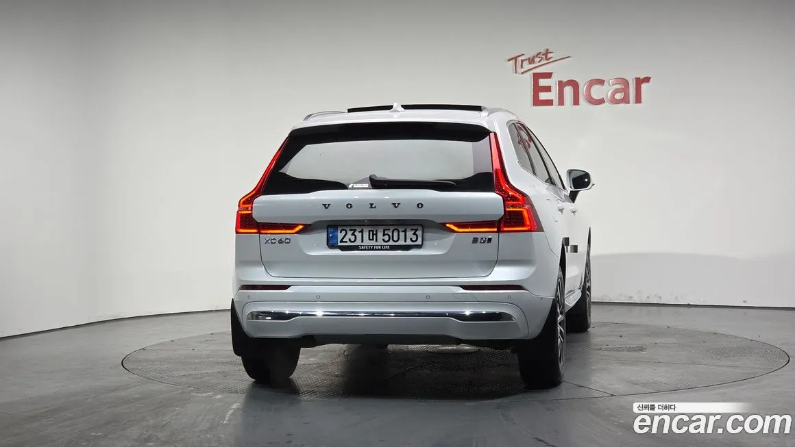 Volvo XC60 — фото 2