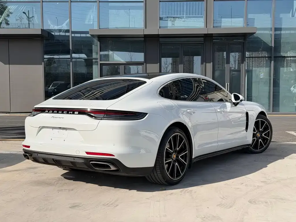 Porsche Panamera — фото 10