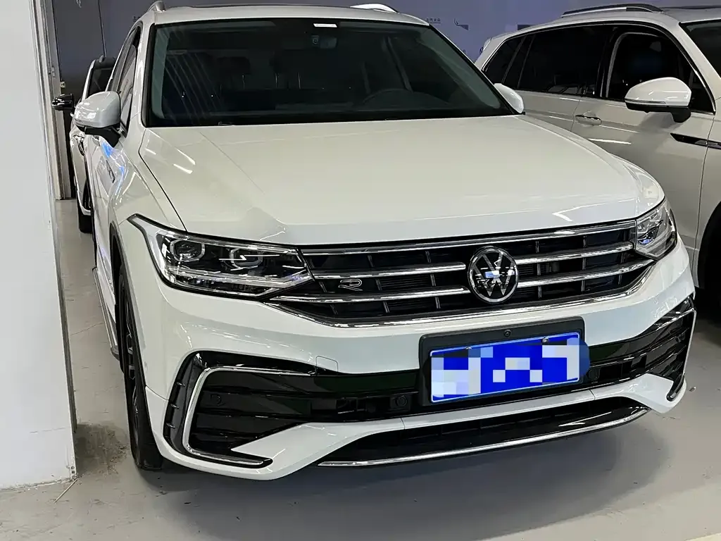 Volkswagen Tiguan L 2023 из CN, фото 9