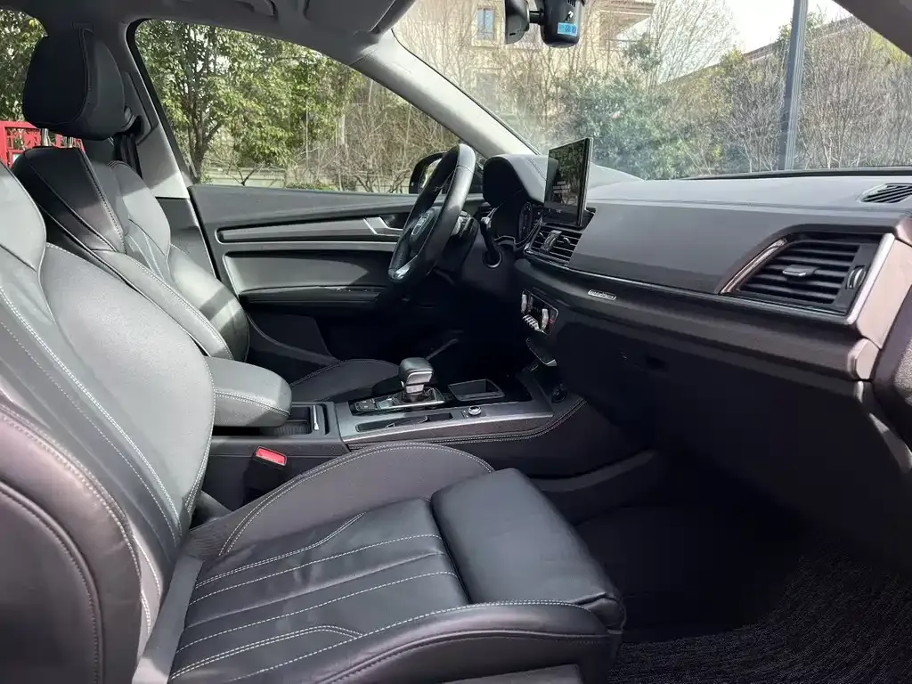 Audi Q5L 2022 из CN, фото 7