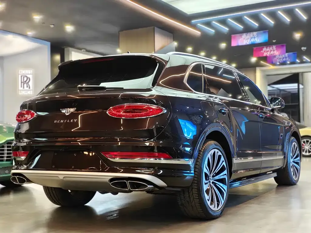 Bentley Bentayga 2023 из CN, фото 9