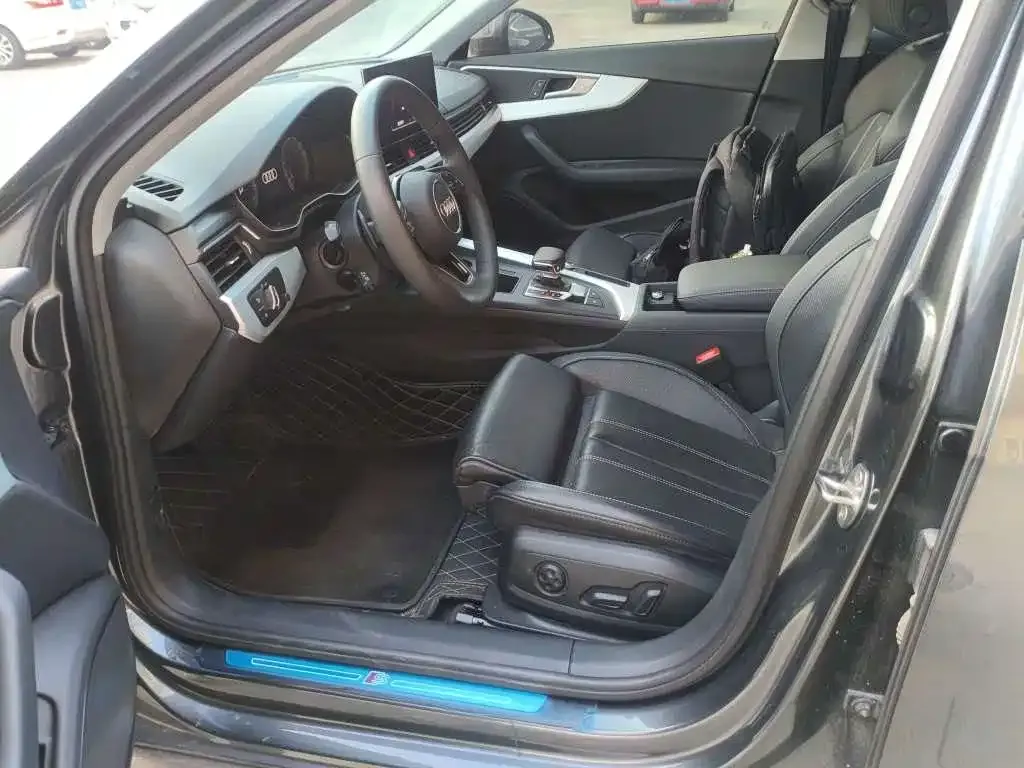 Audi A4L 2023 из CN, фото 8
