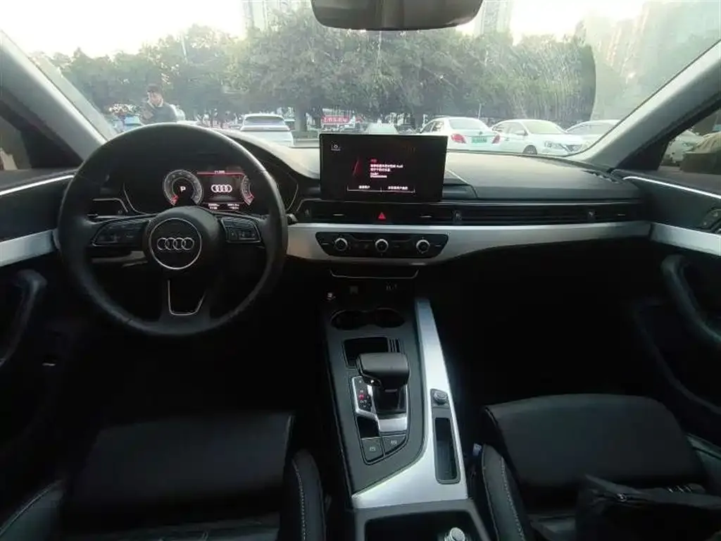 Audi A4L 2023 из CN, фото 2